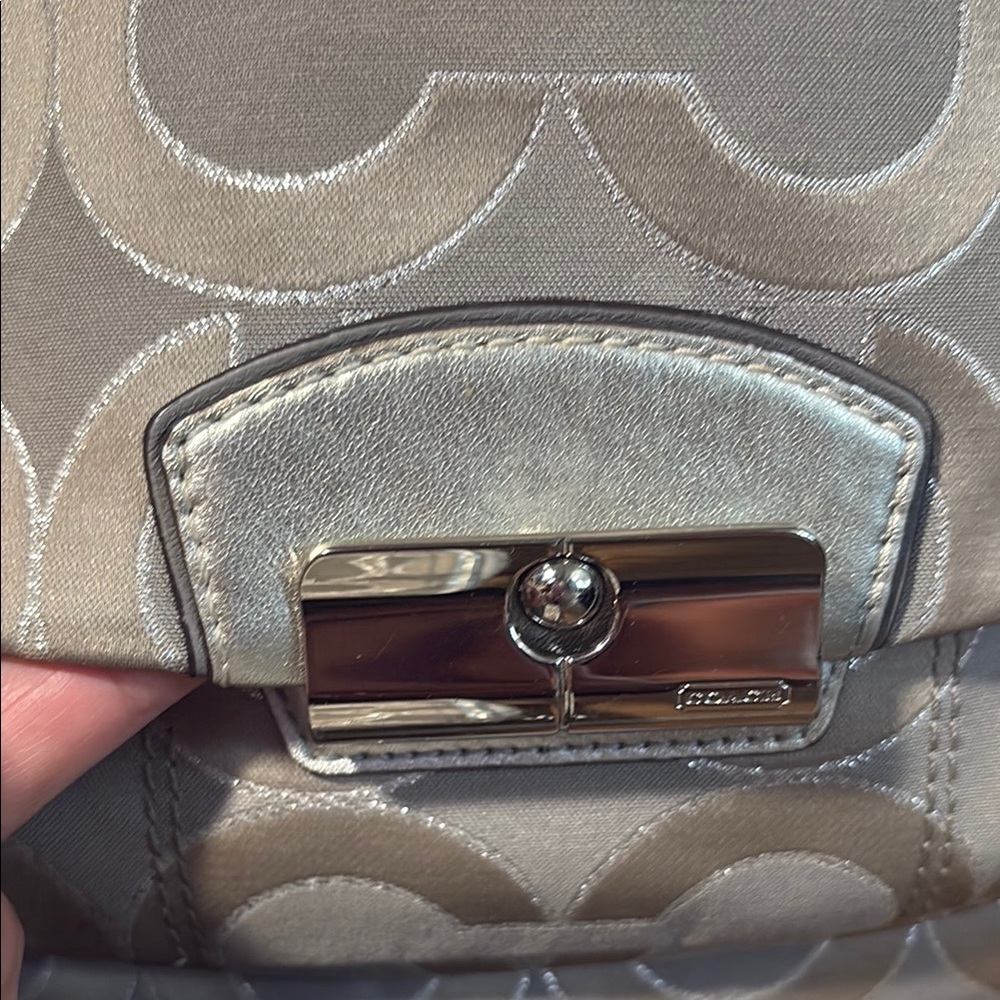 Coach Grey & Silver Signature Shoulder Bag with Wallet(102B) - Picture 5 of 10